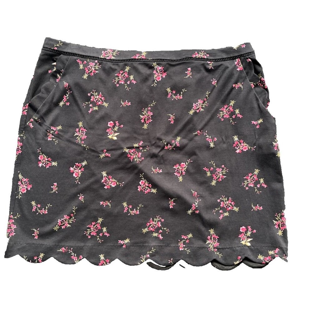 Skies Are Blue Curvy Berenice Floral Scallop Hem Skirt - Black Floral, 3X